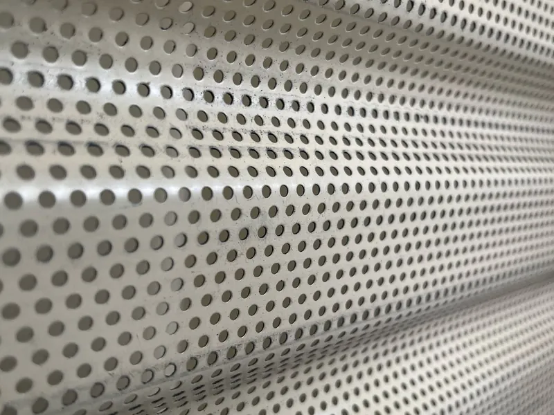 Detail plat rolling door perforated berlubang